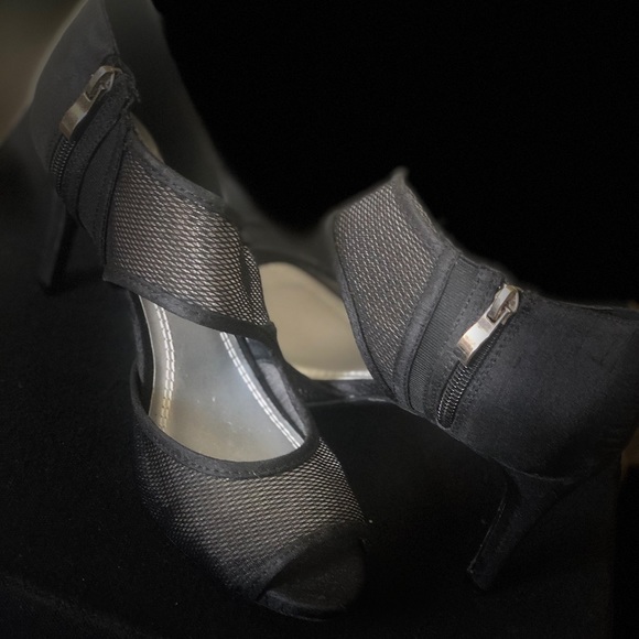 Shoes - Picture 2 of 2